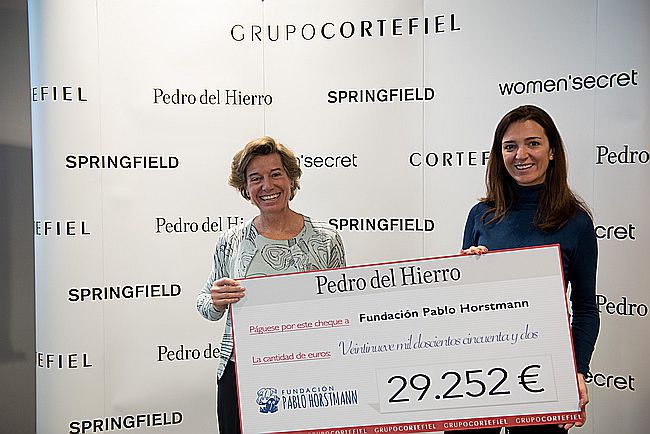 Ana-Sendagorta Presidenta-de-la-Fundación-Pablo-Horstmann-y-María-Sañudo-Directora-de-MKT-Cortefiel-y-Pedro-dle-Hierro.