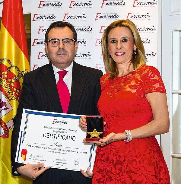 Panter recibe el premio 'estrella de oro' a la excelencia profesional