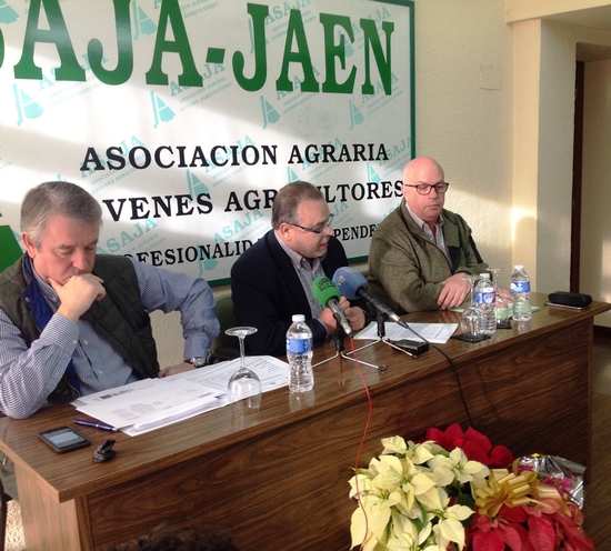 Francisco Molina, secretario general de ASAJA-Jaén; Luis Carlos Valero, gerente y portavoz y Cristóbal Gallego