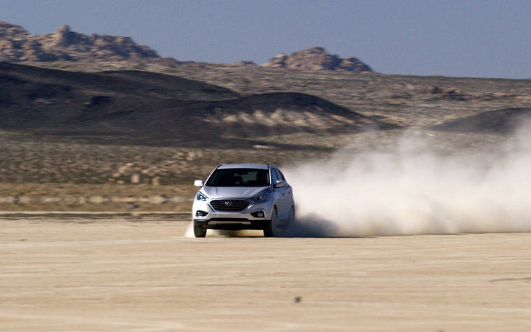 Hyundai bate el record de velocidad en tierra con el ix35 Fuel Cell en el desierto de California