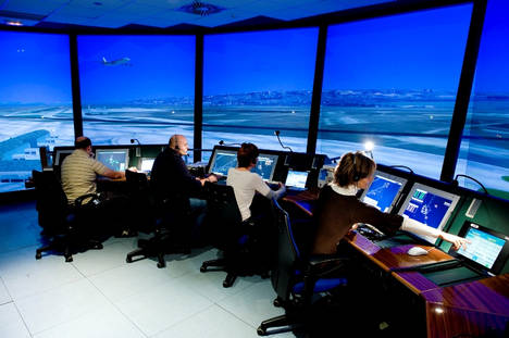 ENAIRE convoca 39 plazas de controladores aéreos