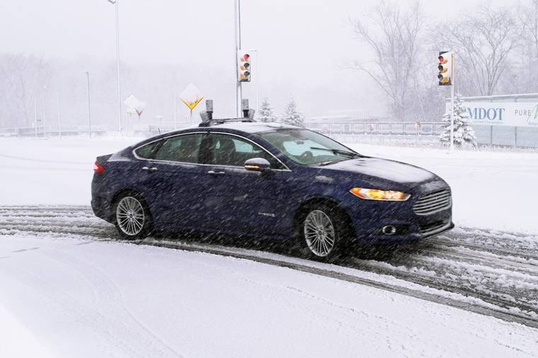 El Ford Fusion híbrido Autónomo de Investigación, puede circular en invierno