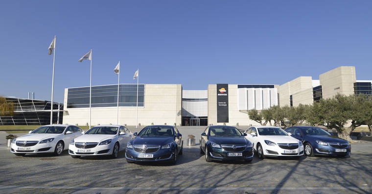 Repsol renueva su flota comercial con coches Opel con AutoGas
