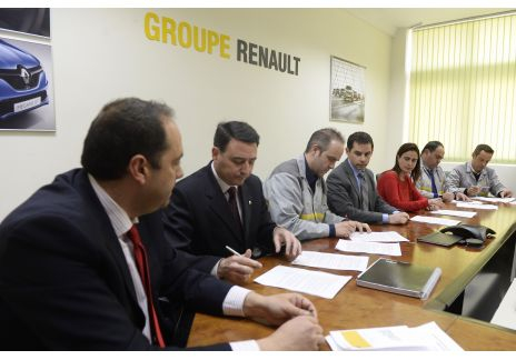 Firma del acuerdo de competitividad y empleo 2017-2020 de Renault