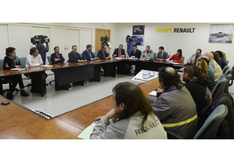 Firma del acuerdo de competitividad y empleo 2017-2020 de Renault