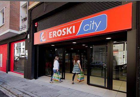 EROSKI vende un lote de 36 hipermercados por 205 millones de euros