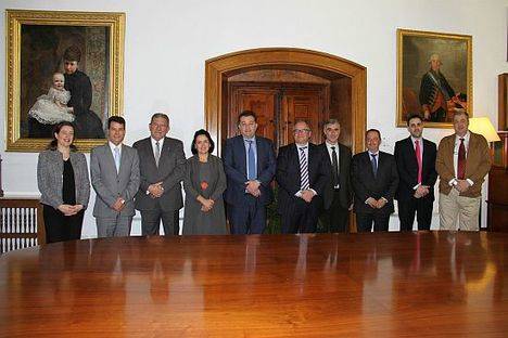 La Universidad de Granada, Hidralia y Emasagra colaboran en la primera edición del Máster de Derecho de Aguas