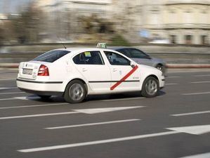 Los taxistas madrileños inician un paro indefinido ante la falta de voluntad política de la Comunidad de Madrid para regular las VTC