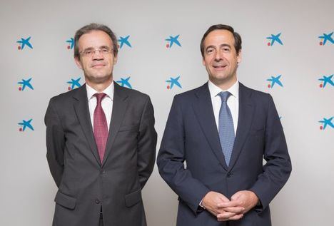 Jordi Gual, presidente de CaixaBank, y Gonzalo Gortázar, consejero delegado de CaixaBank.