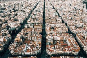 La oferta de alquiler cae más de un 40% en Barcelona un año después de la aprobación de la ley