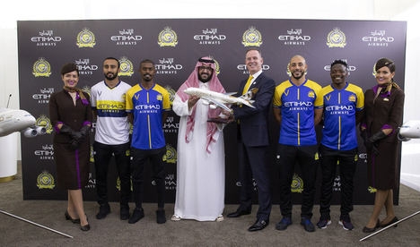 Al Nassr FC firma un acuerdo de patrocinio con Etihad Airways