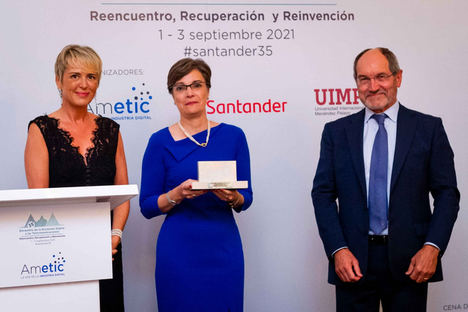 AMETIC premia a la Ingeniería de Telecomunicación, por su aportación al proceso de digitalización de la empresa española
