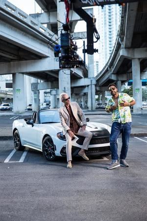 El Abarth 124 Spider protagonista de un video musical de Sting & Shaggy