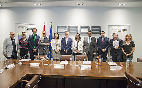 El presidente de la CEOE, Antonio Garamendi, insta a las empresas españolas a que marquen la X con fines sociales en el Impuesto de Sociedades