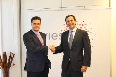 Viesgo firma un acuerdo con Ezzing para lanzar un innovador sistema de gestión digital de energía solar