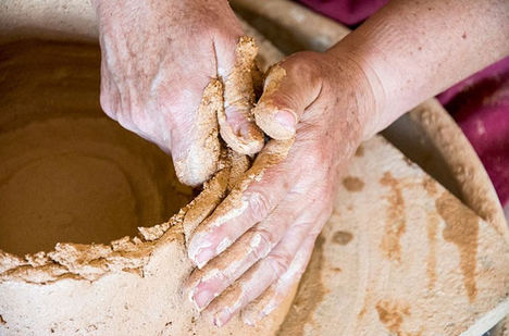 Alfarería Escolástica: El arte de trabajar con el alma