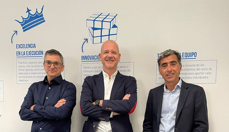 Luis Cuervo, Director de Negocio de DAS Seguros; Jeroen Merchiers, CEO y Co-fundador de Zazume y Jordi Pagés, CEO y Co-fundador de Weecover.