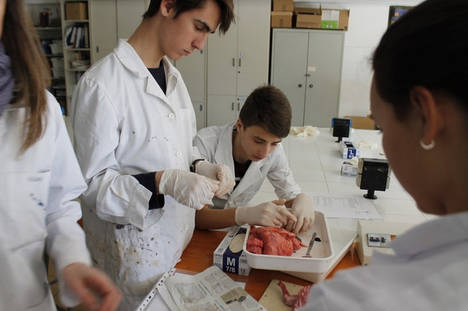 Alumnos de bachillerato de Barcelona organizan un Simposio de Biología y Medicina con científicos de gran nivel
