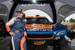 Laila Sanz, piloto del Astara Team en el Dakar