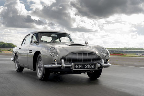 Haciendo historia: el primer Aston Martin DB5 Golfinger en más de 50 años ya ha visto la luz