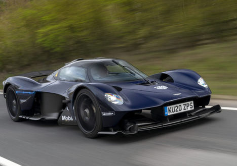 El Aston Martin Valkyrie sale a la carretera