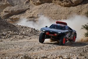 El Audi RS Q e-tron muestra su potencial en el Dakar