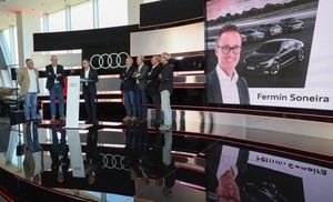 El Vicepresidente Senior de la línea de productos e-tron de Audi recibe un galardón
 