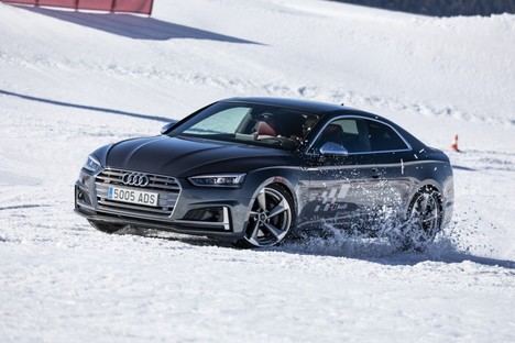 Comienza la nueva temporada de los cursos de conducción Audi Winter driving experience