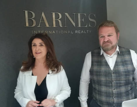 Anna Molgó, manager de BARNES Spain en Madrid, junto a Emmanuel Virgoulay, socio fundador de BARNES Spain.