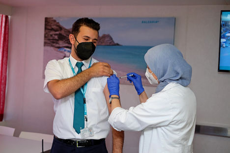 Baleària inicia un plan de vacunación adicional para completar la inmunidad de sus tripulaciones