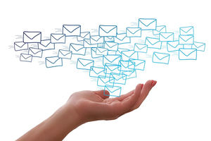 Borrar 50 correos electrónicos en un día puede reducir la huella de carbono en 28g, según la web HostingExperto