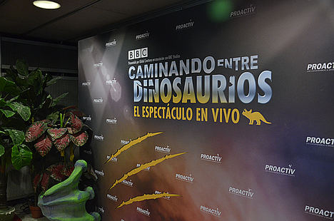 Caminando entre dinosaurios arrasa en su llegada a España
