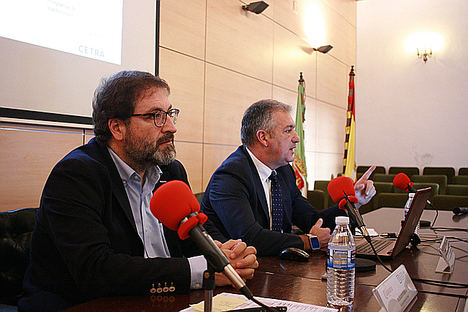 Julen Pardo, miembro de la Comisión de Información Técnica de CETRAA, y Ramón Casas, secretario general del Gremi (CETRAA Barcelona).