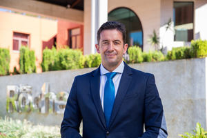 Les Roches nombra al español Carlos Díez de la Lastra nuevo CEO