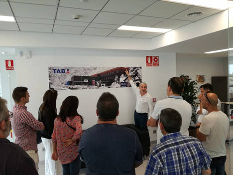 Comercial Dinamics visita las nuevas instalaciones de TAB Batteries en Barcelona