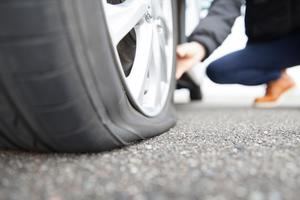 Casi la mitad de los conductores no solucionaría un pinchazo en carretera sin asistencia
 