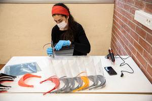 CoronavirusMakers reparte más de 26.000 pantallas protectoras de impresión 3D entre hospitales de Cataluña