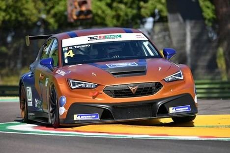 El Cupra León Competición ya es el coche a batir en el TCR de Escandinavia e Italia