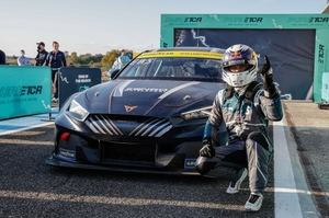 Cupra y Mattias Ekström conquistan el Campeonato de Constructores y Pilotos del Pure ETCR