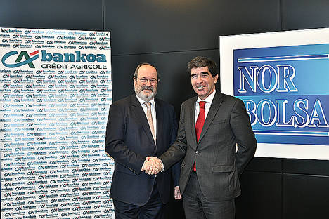 D. Kepa Joseba Egiguren, consejero delegado de Bankoa, y D. Manuel Martin-Muñio, director general de Norbolsa, en la firma del acuerdo.