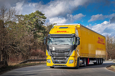 DHL Freight pilota el primer camión de GNL con mega tráiler en Alemania