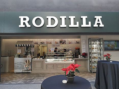 DISA inaugura la primera Electrolinera y restaurante Rodilla de Canarias