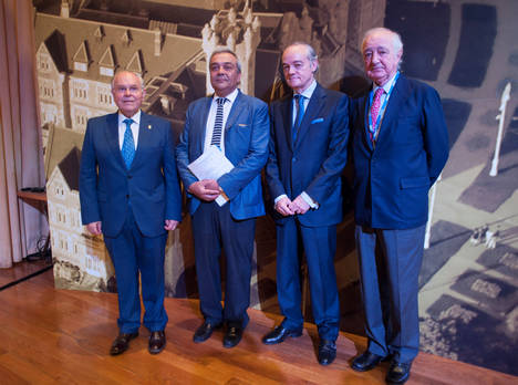 César Numbela, rector de la UIMP; Víctor Calvo-Sotelo, secretario de Estado de la SETSI; José Manuel de Riva, presidente de AMETIC; y Emilio Gilolmo, presidente de la Fundación Telefónica.