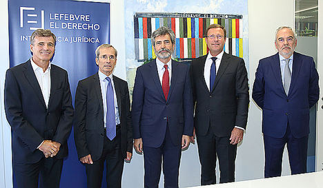 De izqda a dcha: José Ángel Sandín, Yves Saint-Geours, Carlos Lesmes, Olivier Campenon y Juan Pujol.
