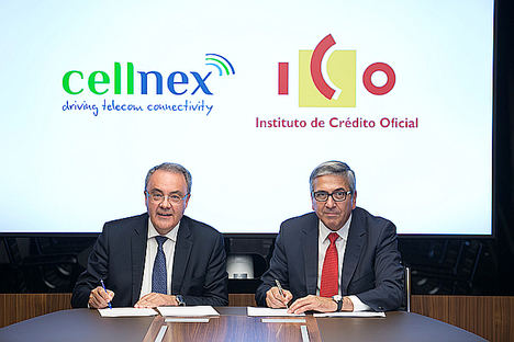 De izqda. a dcha.: El Consejero Delegado De Cellnex, Tobias Martinez y el Presidente del ICO, José Carlos García de Quevedo.
