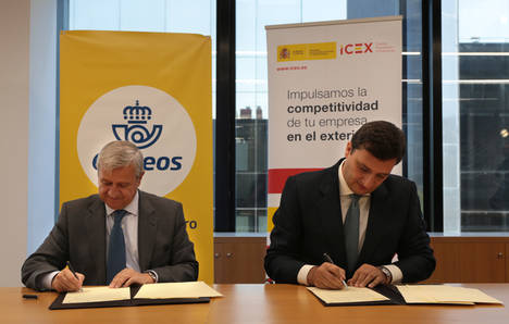 De izqda a dcha: Javier Cuesta, presidente de Correos y Francisco Javier Garzón, consejero delegado de ICEX España Exportación e Inversiones.