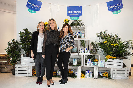 De izqd. a dcha.: Blanca Martos, Anna Clara y Patricia Alonso, Departamento de Marketing Mustela.