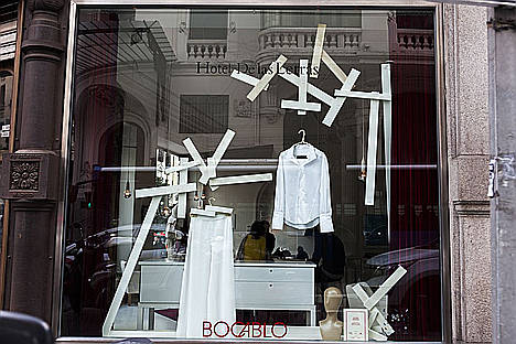 Diez importantes firmas de moda española muestran sus escaparates efímeros en Madrid