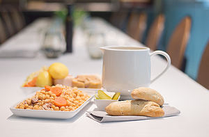 Regresa al hotel Indigo Madrid Gran Vía el plan gastronómico más esperado del invierno: ¡domingos de cocido y siesta!