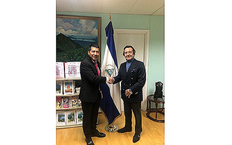 Don Enrique Cornejo, visitó, este 26 de Diciembre, la Embajada de Nicaragua en España. 